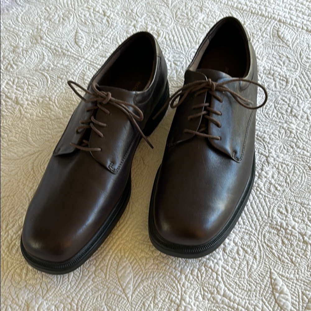 Men’s size 13  Rockport Margin Oxford Dress Shoe